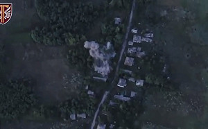 (影) 俄軍爬地下管線入侵 一出地面就挨轟! 烏無人機庫皮揚斯克展神威