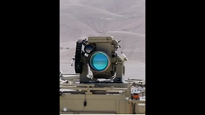 (影) 史上第一次! 以「鐵束」完成測試列裝 高功率雷射攔截火箭彈、無人機