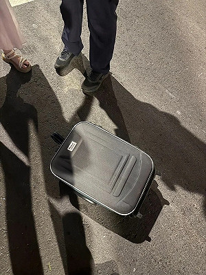 人生真是太刺激!華中橋天降行李箱  等紅燈機車騎士頭遭砸傷