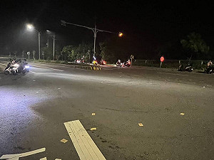 苗栗男深夜「持遺照狂撒冥紙」  涉犯社維法遭警移送