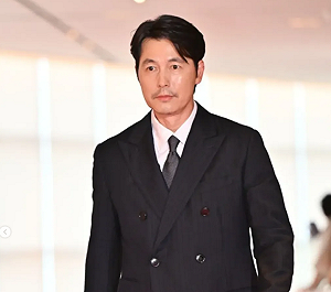 捲桃色醜聞消失10個月！鄭雨盛出席釜山電影獎宣告回歸