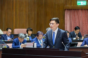賴瑞隆回應盜採砂石案指控 明天提告柯志恩、許采蓁