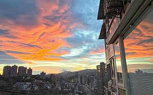 3颱環伺下的美景！鄭明典PO夢幻橘紅色天空 網讚：好美