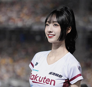 才宣布「約滿退出樂天女孩」！嘎琳一日店長活動突喊卡