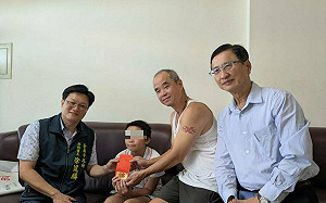 因「丹娜絲」風災重傷！小如康復返校 南市府持續關懷送暖