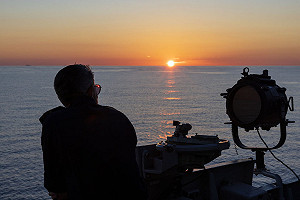 英航艦威爾斯親王號穿越南海 再訪新加坡