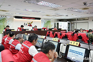 颱風樺加沙逼近 南市府召開防颱工作會議  黃偉哲心繫災民住居安全