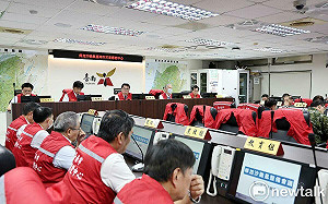 颱風樺加沙逼近 南市府召開防颱工作會議  黃偉哲心繫災民住居安全