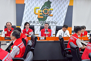 和卓揆現身災防中心 傅崐萁：盼行政團隊提徹底解決堰塞湖方式