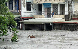 (影)花蓮馬太鞍溪堰塞湖潰堤！光復鄉汪洋一片  慘況曝光