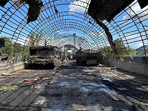 藏在機庫也躲不掉! 烏14無人機襲擊 「伊斯坎德爾-M」發射、運輸車被毀