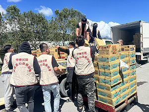 民間愛心處處在！威震愛心發展協會 第一時間捐物資送往光復災區