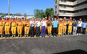 馬太鞍溪堰塞湖溢流致災 嘉義縣派員赴花蓮 翁章梁捐一月所得「報丹娜絲恩情」
