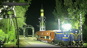 印度成功從軌道式移動發射系統發射中程導彈　射程2千公里