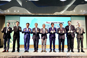 「2025前進大南方論壇」登場　黃偉哲：南方當自強共創新矽大南方藍圖