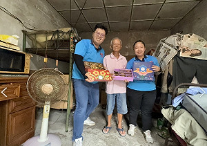愛與善的循環！台中郵局購喜憨兒月餅轉贈獨老賀中秋