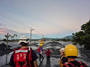 堰塞湖溢流14人仍失聯　擴大9處範圍地毯式搜索