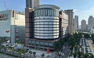 睽違七個月！歷經5死氣爆案 新光三越中港店重新開幕 中市警局實施交管