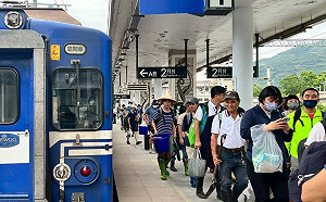 光復車站志工塞爆!台鐵祭6大疏運措施  所有列車增停光復站