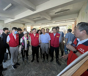 卓榮泰赴花蓮光復視察   內政部啟動清淤、住宅補助助災民復原 