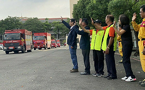 高雄特搜大隊完成救援  陳其邁親迎並宣布公假補休2天