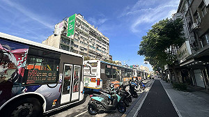 公館圓環改正交上班首日塞爆！景美橋一路塞到公館　公車海嚇傻民眾