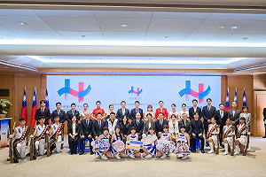 韓國瑜：盼透過國慶、大家在台灣船上同舟一命