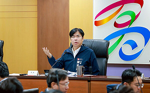 公費流感及新冠疫苗10月開打  陳其邁籲高風險族群踴躍接種   