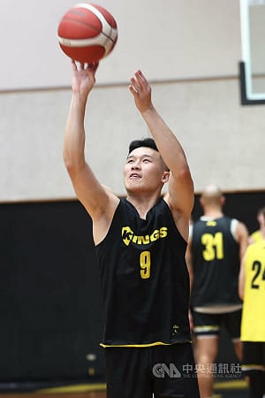 TPBL李愷諺攜隊友化身鏟子超人　號召更多人助花蓮