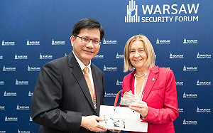 會晤法國、烏克蘭議員  林佳龍：建立安全網抵禦中俄宣傳攻勢