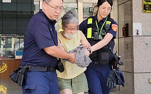 北捷遭踹飛老婦脫序行為再＋1！遭逮2次大鬧候詢室3小時起跳