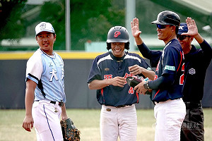彭成安「勇敢出棒」2安4打點獲MVP　桃園盃平鎮奪冠