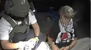 以軍突襲登船! 射水砲還撞船 環保少女桑柏格及13船遭扣押