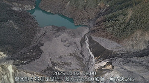 花蓮馬太鞍溪堰塞湖最新照片曝光  水位續降蓄水580萬噸、維持紅色警戒