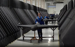 (影) 俄、朝「產學合作」! 2萬工人赴俄組「沙赫德」 北韓兵高舉「光榮彈」拒被俘