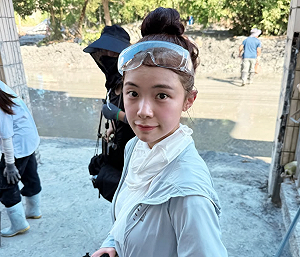 才剛捐30萬！李多慧親赴花蓮當「鏟子超人」 網大讚：天使下凡