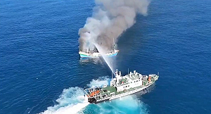 基隆外海火燒漁船！7名船員急跳海逃生  全數獲救