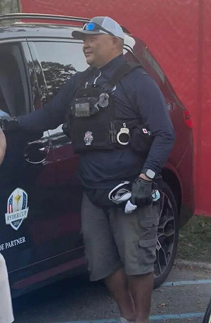 (影) 紐約中裔「全副武裝」扮川普保安! 掉彈匣洩底 被捕後身份遭起底