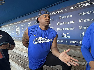 悍將龍隊清空板凳衝突　力亞士：觸身球是比賽一部分