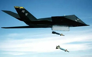 退役17年 仍在祕密執行任務? 2架F-117空中加油被拍到 曾在「這些」戰爭打響名號….