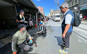 光復鄉側溝30公里只清5公里 彭啓明PO文急徵「清溝志工」 