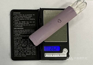 北市男酒駕昏睡還衝撞警車 警破窗逮人查獲毒品
