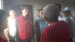 賴清德視察嘉南災後復原 災民:原本要睡廟 房子修繕後較舒適