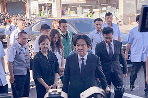 桃園挖土機老闆敗血症離世 賴總統親赴靈堂捻香致意