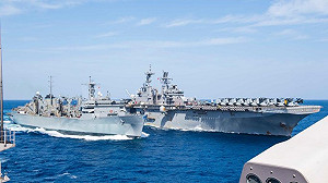 (影) No war, please! 將開戰 美軍航母、槍騎兵、MQ-9都來了 馬杜洛急示軟