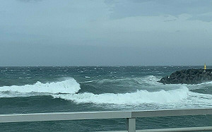 中颱哈隆襲擊伊豆群島  日本氣象廳發特別警報