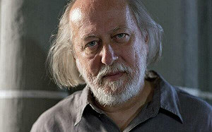 在末日恐懼彰顯藝術力量！匈牙利作家克拉茲諾霍凱獲諾貝爾文學獎