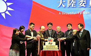 陸委會舉辦國慶晚宴 在台港澳人士一同慶祝中華民國114歲生日快樂