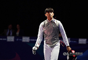 FIE擊劍新加坡衛星賽 陳致傑勇奪男子鈍劍冠軍