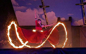 邱議瑩攜手紙風車即將成真火舞團   陪三千親子共度歡快樂週日夜